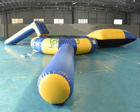 Trampolines aquatiques gonflables Aqua Jump avec toboggan pour parc d'attractions