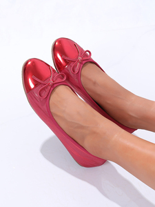 <span class=keywords><strong>Ballerines</strong></span> décontractées <span class=keywords><strong>rouges</strong></span> pour femmes en cuir PU verni à bout renforcé avec nœud décoratif, à enfiler - Product Image 2