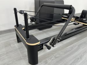 Commercial Studio Infinity Footbar Uso en el hogar Plegable Reformer Portable Aluminio Pilates Reformer - Product Image 2