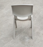 Ensemble de tables et chaises empilables ergonomiques en plastique écologique moderne, meubles durables pour l'école, la maternelle, l'hôpital, le salon