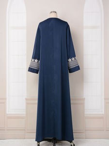 Abaya Maxi Kaftán Islámica con Volantes Bordados, Cuello en V, Manga Larga, Tallas Grandes, Poliéster, Venta al por Mayor, Personalizable - Product Image 6