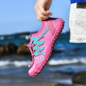 Chaussures aquatiques pour enfants et adultes, idéales pour la randonnée en extérieur, la plage et la natation, design rose aqua, légères, séchage rapide, tige en mesh - Product Image 1