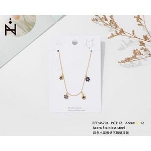 Collana con Ciondolo a Fiore in Acciaio Inossidabile con Diamante - Product Image 3