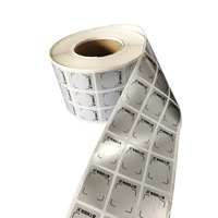 Étiquettes personnalisées avec code QR sur PET argenté, autocollants métalliques étanches pour le suivi des actifs, rouleau de codes-barres à données variables, vente en gros