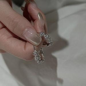 Pendientes Pequeños de Plata de Ley S925 con Diseño de Flor, Estilo Simple, Moderno, Retro Francés, Elegante, para Bodas y Ocasiones Especiales - Product Image 4