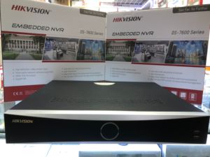 Hikvision DS-7732NXI-I4/S <span class=keywords><strong>32</strong></span>-канальный 1U <span class=keywords><strong>NVR</strong></span> AcuSense 4K с интеллектуальной аналитикой на основе алгоритма глубокого обучения, <span class=keywords><strong>32</strong></span> входа для <span class=keywords><strong>IP</strong></span>-камер - Product Image 2