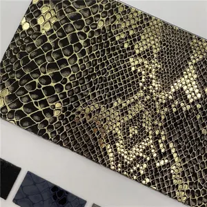 蛇纹印花人造革pu皮生皮卷，用于制作手提包时尚设计
