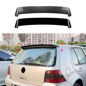 Aileron arrière Volkswagen Golf Mk4 noir piano, texture fibre de carbone, ABS, forme d'aile, pour coffre - Product Image 1