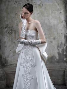Nuovo Abito da Sposa Stile Ball Gown in Raso Mikado con Applicazioni Floreali in Pizzo, Modello Off-Shoulder, Taglie Forti, per Cerimonia Nuziale - Product Image 2