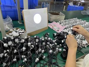 Lampada LED Ergonomica 48 Gradi 5W per Occhiali Ingranditori Dentali, <span class=keywords><strong>2</strong></span> Batterie, Ingrandimento 5X, Materiale Plastico, Garanzia 1 Anno, Faretto per Dentisti - Product Image 6