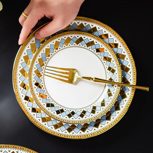 Piatti da Cena in Fine Porcellana con Logo Personalizzato, Ceramica di Alta Qualità per Feste, Design Minimalista Rotondo Oro e Bianco - Product Image 4