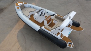 Bateau de pêche et de plaisance en fibre de verre Profisher de 7 m, expédié - Product Image 4