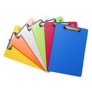 Portablocco in Plastica Formato A4 8.5x11 Colori Assortiti con Clip in Metallo e Foro Retrattile <span class=keywords><strong>per</strong></span> Uso Scolastico, Ufficio e Quotidiano - Product Image 1