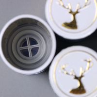 Vente chaude Bouchon à vis en aluminium-plastique à fermeture nervurée anti-vol et anti-fuite avec logo personnalisé pour bouteilles de vin
