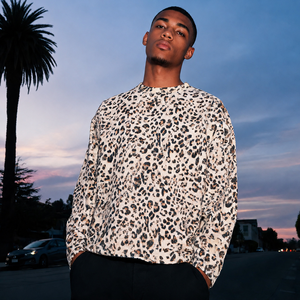 T-shirt à manches longues en tricot gaufré imprimé léopard personnalisé pour <span class=keywords><strong>homme</strong></span>, coupe oversize, col rond, streetwear, coton, tee-shirt graphique avec logo, fabricant - Product Image 1