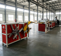 Ligne de production d'extrusion de profilés de bande d'étanchéité souple UPVC/WPC à double vis conique contrôlée par PLC Xinrui SJSZ80/156