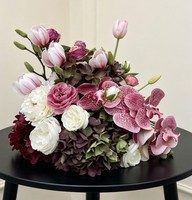 Susunan Bunga Bola Anggrek Phalaenopsis Sutra Buatan Warna Merah Anggur 30cm untuk Dekorasi Latar Belakang Pernikahan