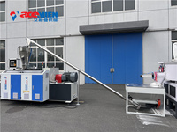 Machine de fabrication de panneaux muraux intérieurs en plastique, bois composite, bois décoratif, revêtement cannelé 3D, upvc, pvc, wpc