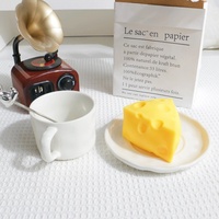 Jouet anti-stress en forme de triangle de fromage, gadget de décompression, aliment simulé à presser, vente en gros, éducatif, pour jeunes de 15 à 35 ans