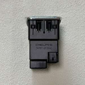 Port de charge frontal USB AUX compatible avec Jeep Cherokee Compass 2017-2021 5XG28DX9AD 5XG28DX9AC - Product Image 3