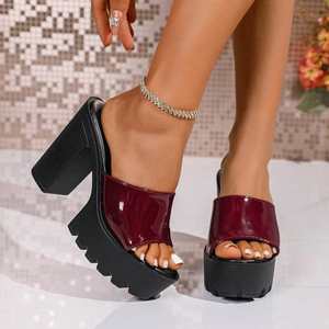 Nouvelles sandales d'été 2026 style européen et américain pour femmes, grande taille, à talon épais, ouvertes à l'arrière, couleur unie - Product Image 3