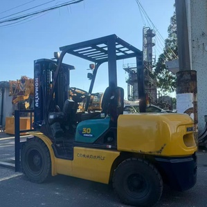 Chariot élévateur KOMATSU FD30-14 d'occasion de qualité japonaise, FD2.5/3/4/5/7/10/15/16/25/30 tonnes, avec une capacité de 3 tonnes disponible à Shanghai - Product Image 4