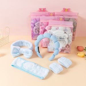 Set de Accesorios para el Cabello en Caja de Regalo Premium para Niñas, Diadema con Lazo y Banda Elástica para la Muñeca - Product Image 1
