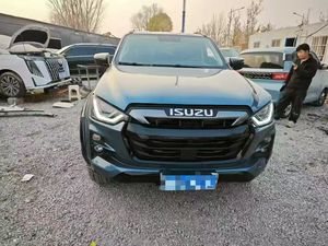 ISUZU Pick-up en bon état, faible kilométrage, véhicule fiable pour le tout-terrain et <span class=keywords><strong>la</strong></span> conduite quotidienne, moteur diesel <span class=keywords><strong>2023</strong></span> - Product Image 1