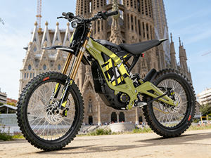 La Surron Light Bee X 2026 produce 196 pies libres-pie libres de torque en la rueda trasera con una potencia máxima de 8KW. - Product Image 4