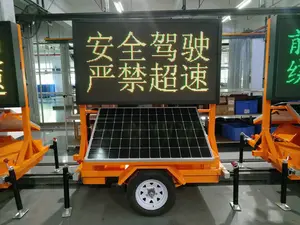 D10 led VMS trailer mobile solar message board autostrada controllo del traffico display tunnel avvertimento informazioni sicurezza della costruzione