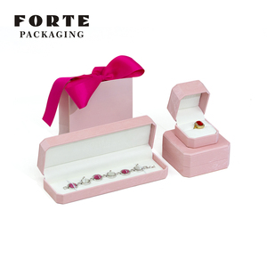 Caja de Joyería de Lujo FORTE Factory, Caja Rosa para Collares, Caja de Almacenamiento de Joyas de Cuero para Anillos, Juego de Cajas de Joyería Personalizables - Product Image 4
