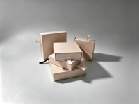 Boîtes cadeaux personnalisées en carton rose pour bijoux et cosmétiques avec logo personnalisé pour boucles d'oreilles, bagues, bracelets
