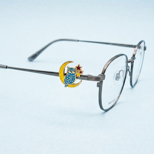 Badge en émail é<span class=keywords><strong>l</strong></span>égant et coloré, fait main, durable, avec clip métallique amovible, pour lunettes, style vintage et luxueux - Product Image 1