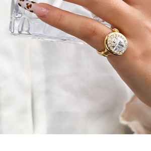 Ruyi 3 Karaat Hpht Cvd Lab-Geteelde Ovale Diamant Solitaire Halo Verlovingsring Staartvinger Oude Geldstijl Diamanten Ringen