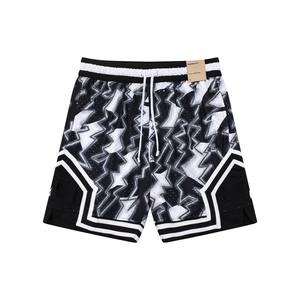 Shorts d'entraînement de basketball pour hommes, personnalisés, en gros, été, séchage rapide, respirants, antibactériens, 100% polyester, poches, coupe ample - Product Image 1