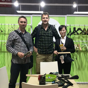 Chất Lượng Cao Móc Áo Tùy Chỉnh Vai Nhung Đổ Xô Non Trượt Gỗ Quần Áo Móc Áo - Product Image 6