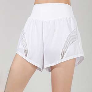 Pantalones cortos de gimnasio de malla de doble capa para mujer Logotipo personalizado Ropa de entrenamiento de yoga Pantalones cortos deportivos de verano sueltos de color sólido - Product Image 5