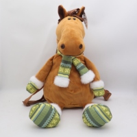 Vente en gros de nouveaux jouets de chevaux en peluche courts en peluche sac à dos pour enfants sacs souples et mignons cadeaux de bébé avec logo personnalisé et remplissage PP pour les anniversaires