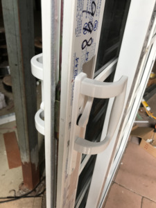 Porte coulissante en PVC de style français à double vitrage avec design grillagé, porte UPVC pour la maison - Product Image 6