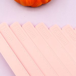 Balance à pâte roulante en PLA avec <span class=keywords><strong>emporte</strong></span>-pièce personnalisable et outil de pressage pour moule à fondant (Modèle K-2337) - Product Image 3