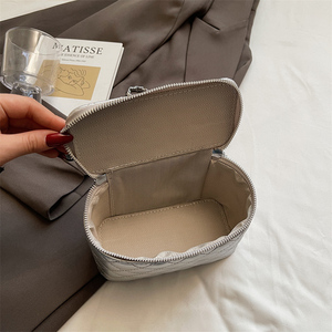 Sac à main de luxe nouveau design type boîte pour <span class=keywords><strong>femme</strong></span>, sac à bandoulière en cuir PU, sac de soirée, sac à bandoulière, vente chaude d'usine, portefeuille zippé pour <span class=keywords><strong>femme</strong></span> - Product Image 5