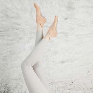 Custom Design Non Slip Yoga Grip Sock Women Pilates Sock Knitted Crew Yoga Socks - Product Image 6