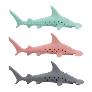 Jouet multicolore en silicone pour chat avec texture à pois, pour nettoyer en profondeur les gencives, divertissement autonome pour toutes les races de chats - Product Image 2