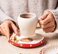 Adorable ensemble de tasses en céramique sur le thème des champignons avec des accents d'écureuils, mugs pour la consommation