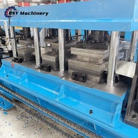 Machine de profilage à froid sur mesure pour profilés en acier de différentes formes, avec contrôle PLC importé et pompe à engrenages pour toitures