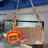Porte-clés UV changeant de couleur en gros, mini pendentif four, cadeau fantaisie mignon pour étudiants, accessoires pour fêtes d'anniversaire