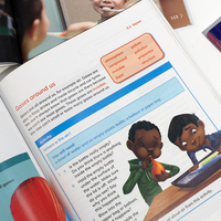 Service d'impression de livres personnalisés – Usine : Impression économique de manuels scolaires à couverture souple, couleur intégrale, encre à base de soja, reliure parfaite