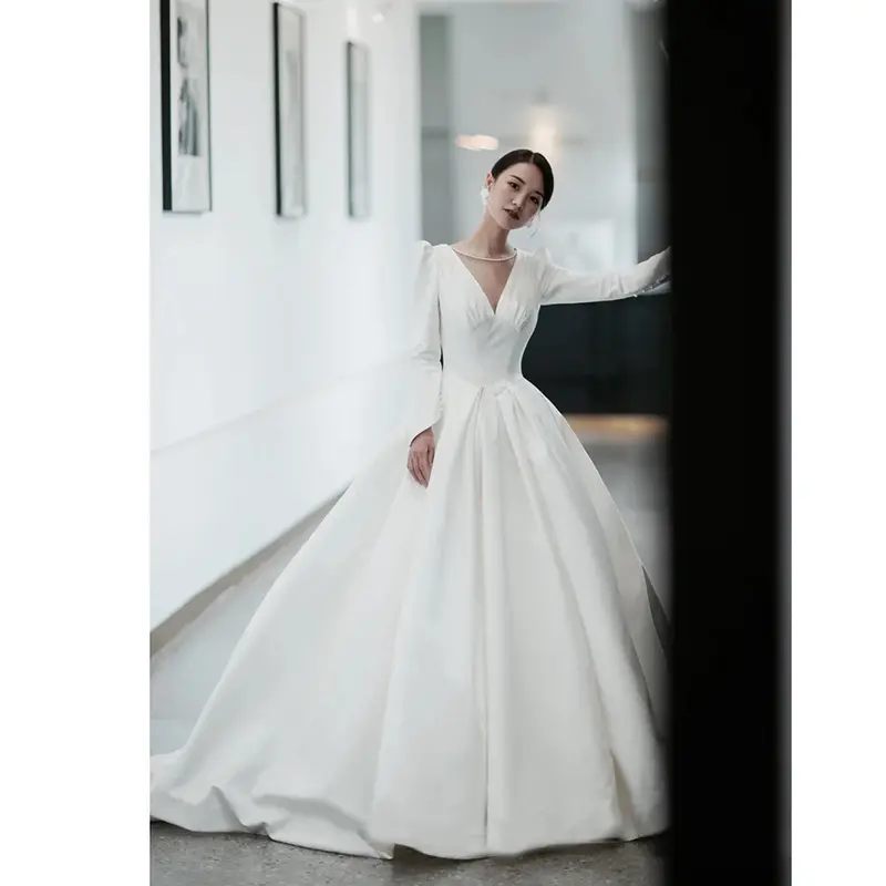 2022 Winter new bride wedding simple long sleeves ball gown with train elegant high quality white satin light wedding dress