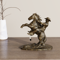 Sculptures de chevaux de cowboy occidentaux en résine peintes à la main, personnalisées en gros, figurines sur mesure, statues de cowboy en gros