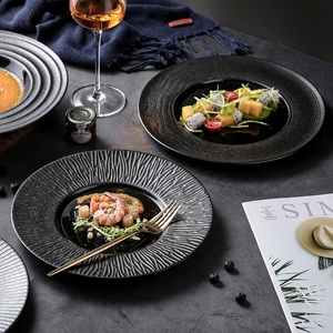 Plateau en céramique japonais 1 pièce, assiette plate pour salade assiette de cuisson à pizza, relief créative <span class=keywords><strong>vaisselle</strong></span> noir et blanc, <span class=keywords><strong>vente</strong></span> directe d'usine - Product Image 1